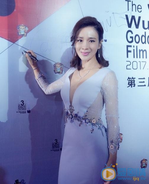 周显欣活动照 周显欣高清写真_周显欣高清剧照