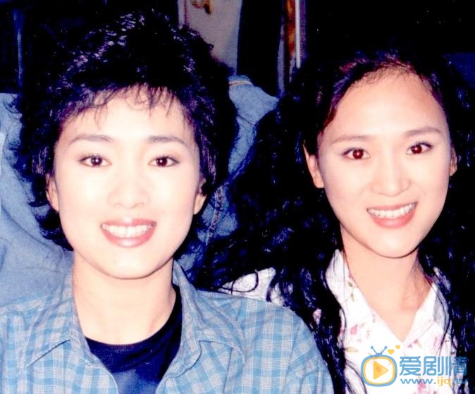 周显欣与人合照 周显欣高清写真_周显欣高清剧照