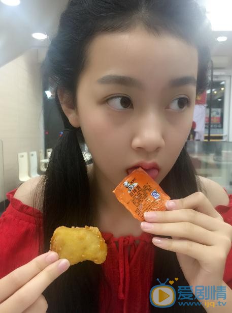 汤甄生活照 汤甄高清写真_汤甄高清剧照