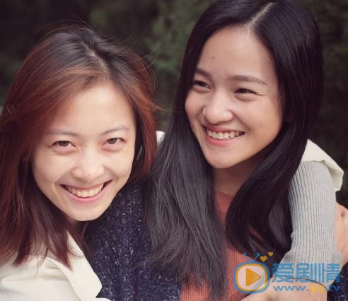 邵芸与人合照 邵芸高清写真_邵芸高清剧照
