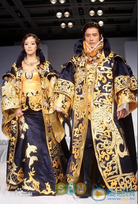 金喜善T台走秀照 金喜善高清写真_金喜善高清剧照