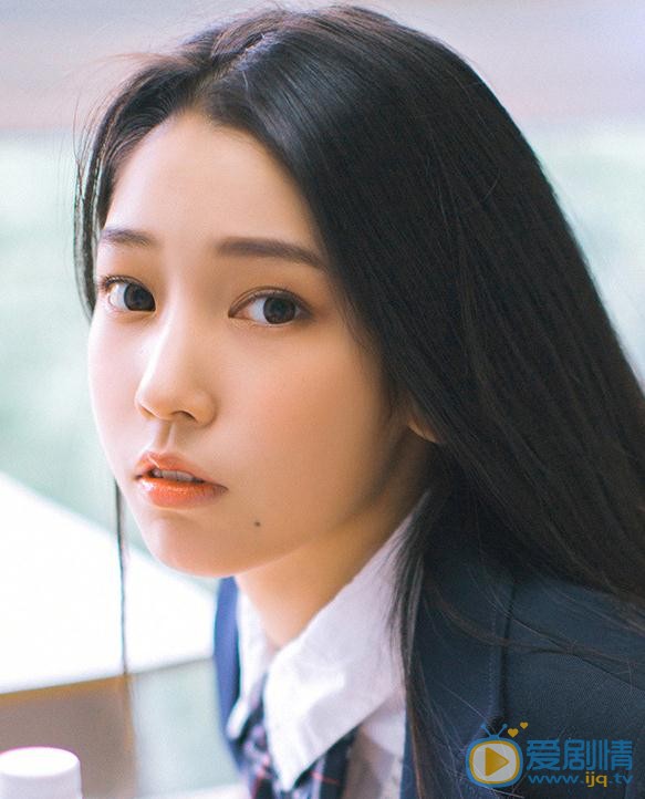 吴小萱制服写真 吴小萱高清写真_吴小萱高清剧照