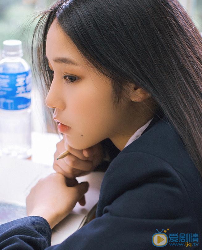 吴小萱制服写真 吴小萱高清写真_吴小萱高清剧照