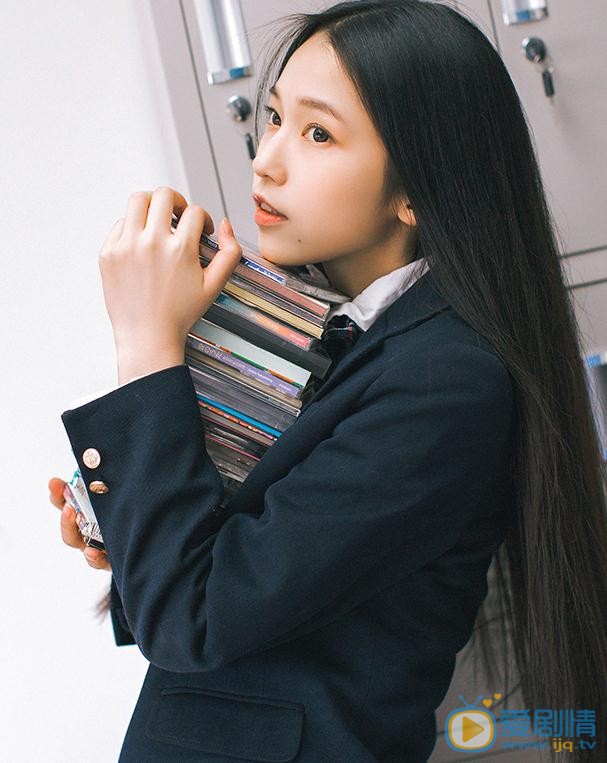 吴小萱制服写真 吴小萱高清写真_吴小萱高清剧照