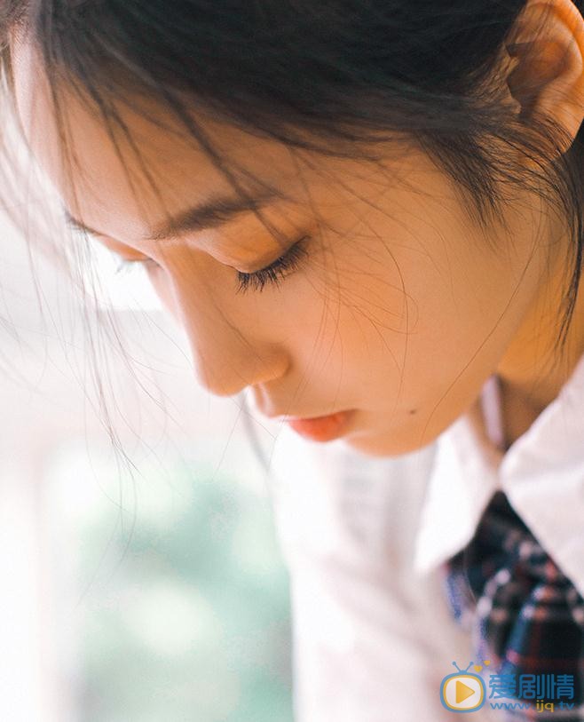 吴小萱制服写真 吴小萱高清写真_吴小萱高清剧照