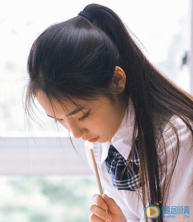 吴小萱制服写真 吴小萱高清写真_吴小萱高清剧照