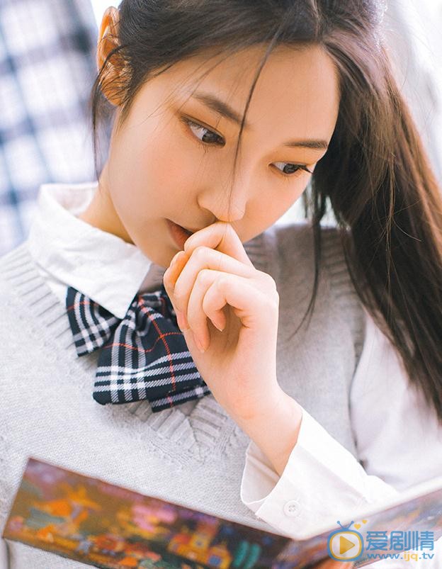 吴小萱制服写真 吴小萱高清写真_吴小萱高清剧照
