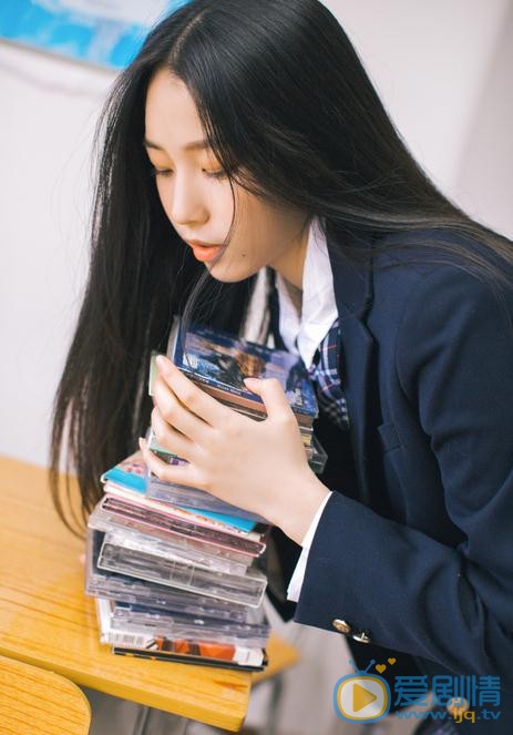 吴小萱制服写真 吴小萱高清写真_吴小萱高清剧照