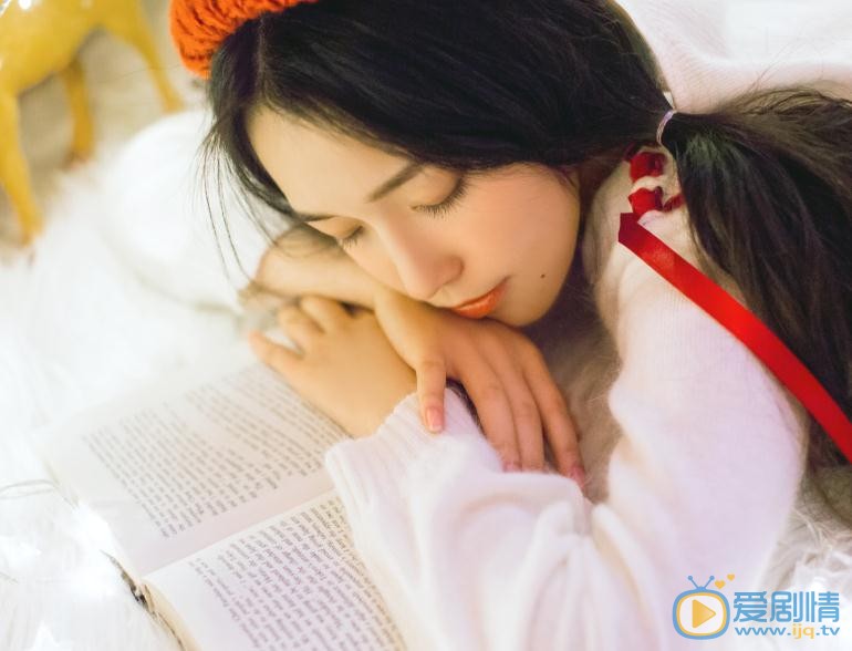 吴小萱圣诞写真 吴小萱高清写真_吴小萱高清剧照