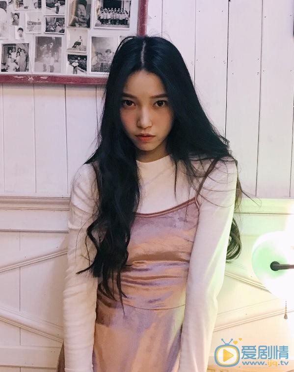 吴小萱颓废写真 吴小萱高清写真_吴小萱高清剧照