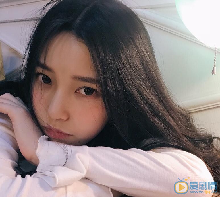 吴小萱颓废写真 吴小萱高清写真_吴小萱高清剧照