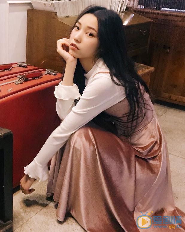 吴小萱颓废写真 吴小萱高清写真_吴小萱高清剧照