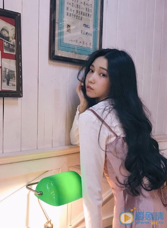 吴小萱颓废写真 吴小萱高清写真_吴小萱高清剧照