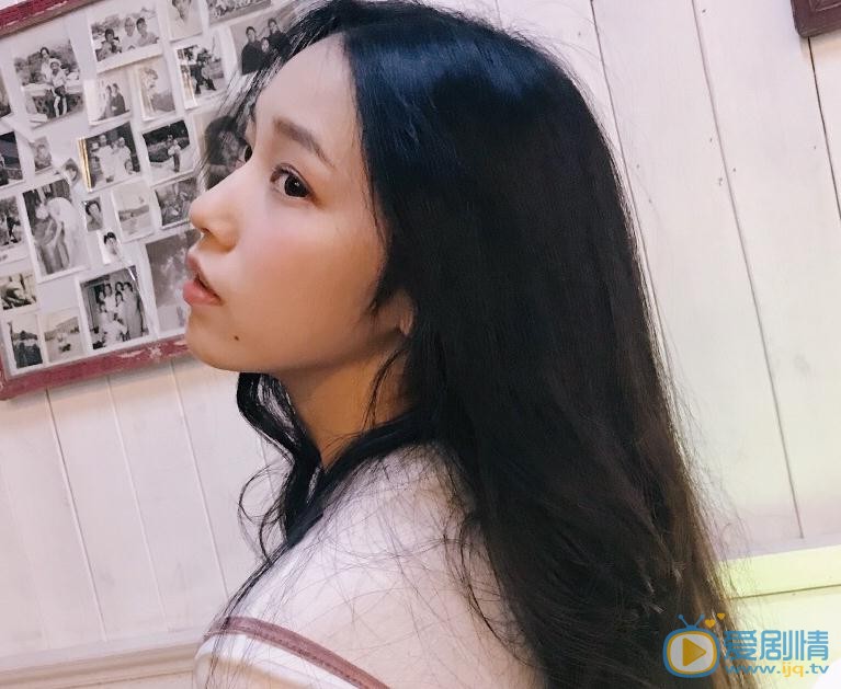 吴小萱颓废写真 吴小萱高清写真_吴小萱高清剧照