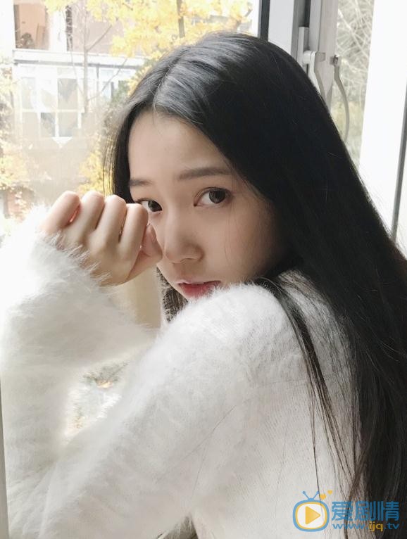 吴小萱颓废写真 吴小萱高清写真_吴小萱高清剧照
