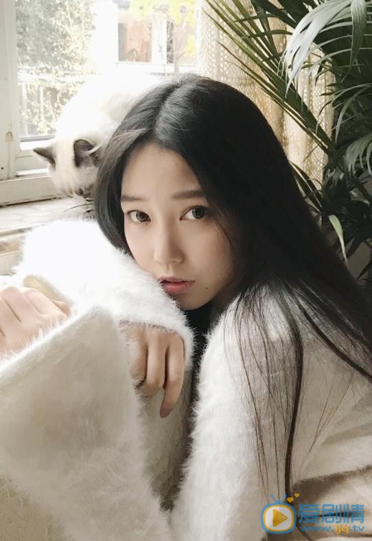 吴小萱颓废写真 吴小萱高清写真_吴小萱高清剧照