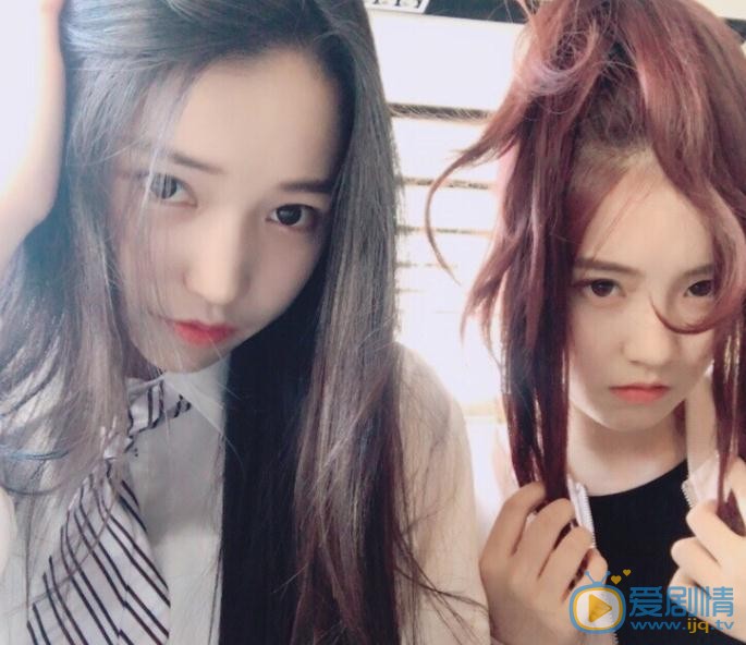 吴小萱与人合照 吴小萱高清写真_吴小萱高清剧照