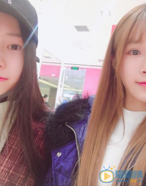 吴小萱与人合照 吴小萱高清写真_吴小萱高清剧照