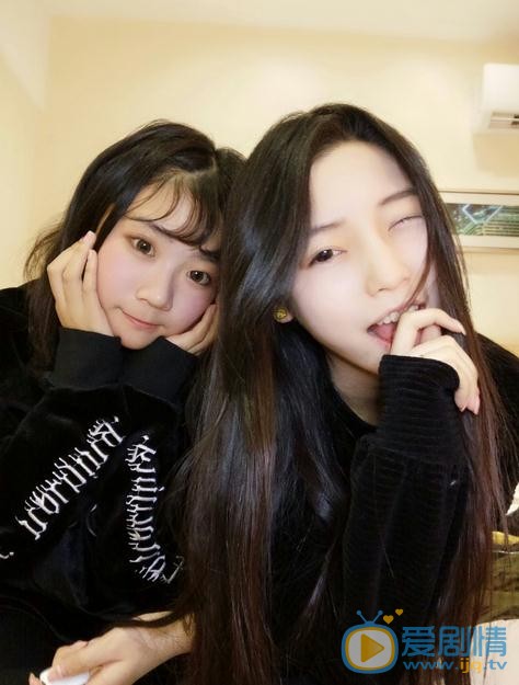 吴小萱与人合照 吴小萱高清写真_吴小萱高清剧照