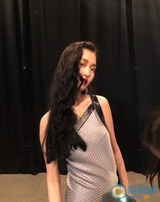 王新宇模特走秀 王新宇高清写真_王新宇高清剧照