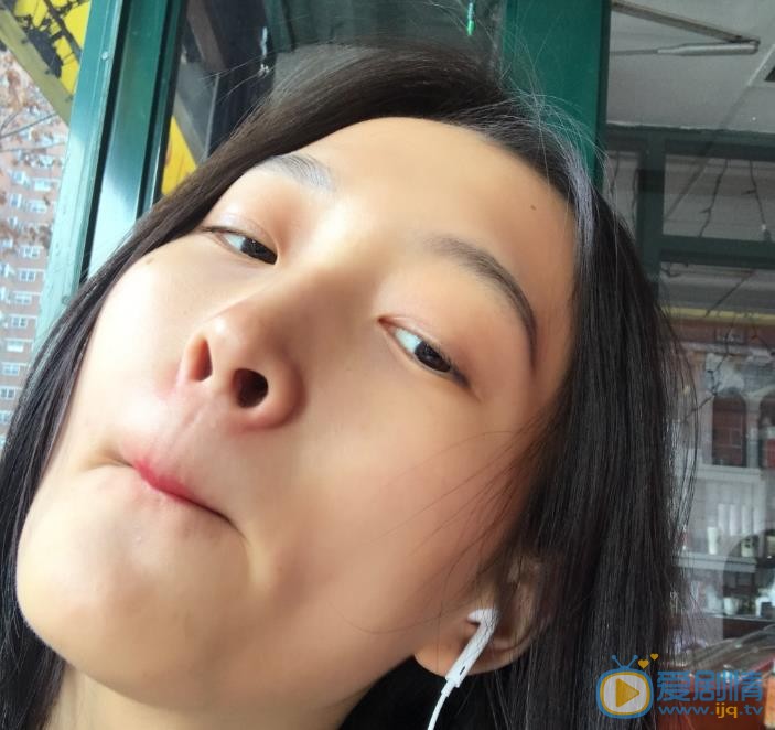 王新宇红唇照片 王新宇高清写真_王新宇高清剧照