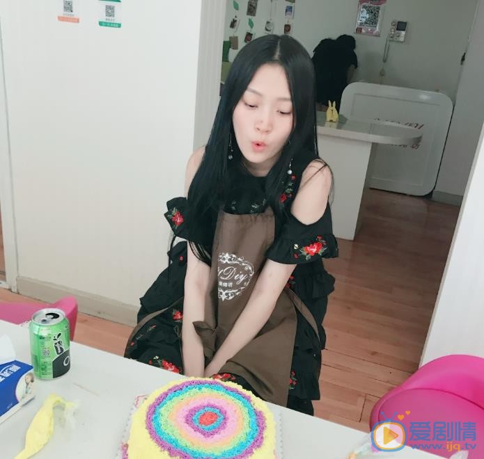 王新宇红唇照片 王新宇高清写真_王新宇高清剧照