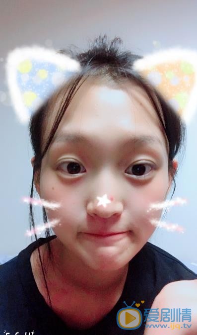 王新宇红唇照片 王新宇高清写真_王新宇高清剧照