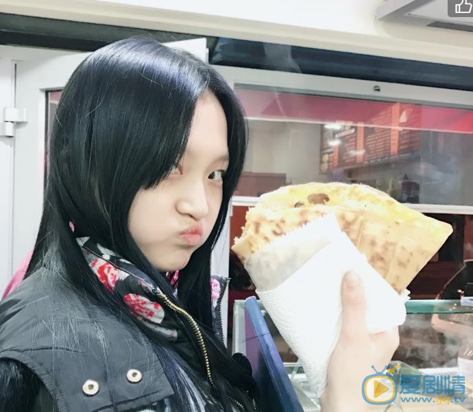 王新宇红唇照片 王新宇高清写真_王新宇高清剧照