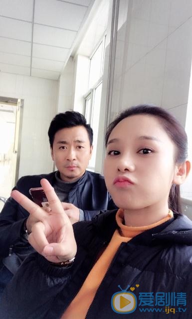 吕沅轩与人合照 吕沅轩高清写真_吕沅轩高清剧照