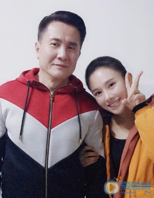 吕沅轩与人合照 吕沅轩高清写真_吕沅轩高清剧照
