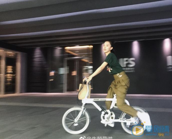 朱颜曼滋微博配图写真 朱颜曼滋高清写真_朱颜曼滋高清剧照