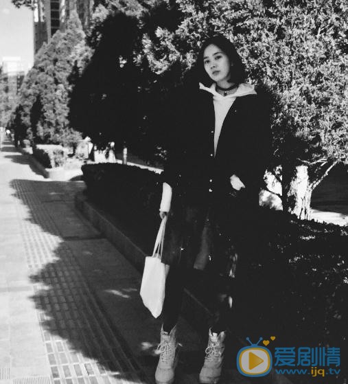 朱颜曼滋个性写真 朱颜曼滋高清写真_朱颜曼滋高清剧照