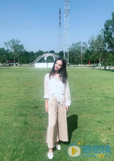 蒋佳恩街拍写真 蒋佳恩高清写真_蒋佳恩高清剧照