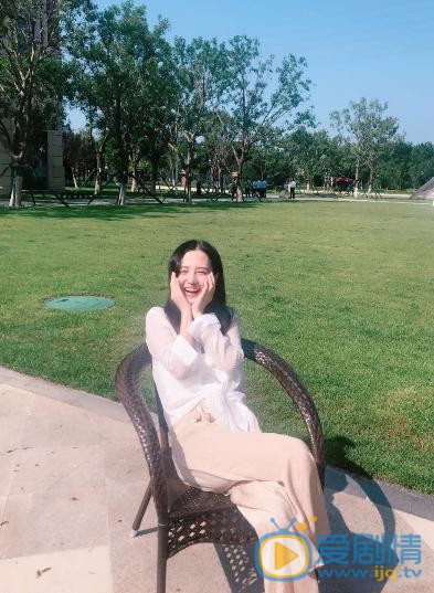 蒋佳恩街拍写真 蒋佳恩高清写真_蒋佳恩高清剧照