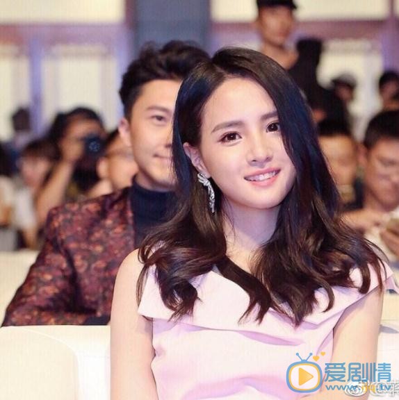 蒋佳恩街拍写真 蒋佳恩高清写真_蒋佳恩高清剧照