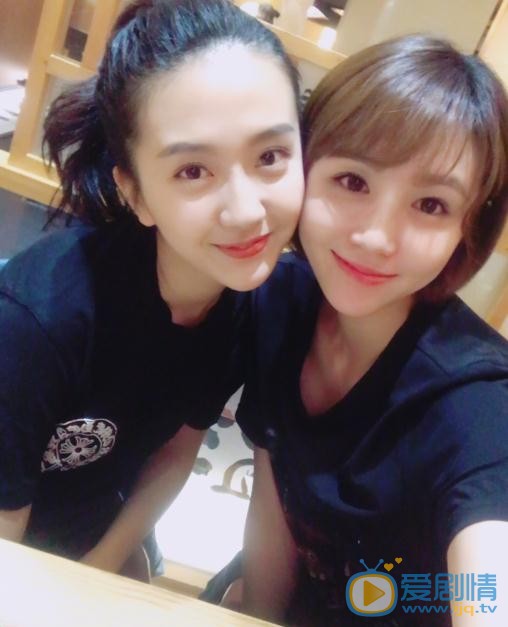 李欣燃与人合照 李欣燃高清写真_李欣燃高清剧照
