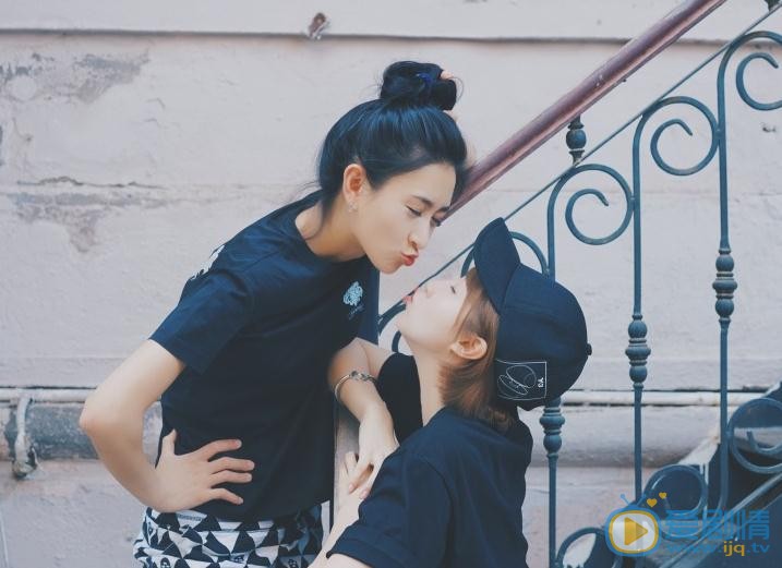 李欣燃与人合照 李欣燃高清写真_李欣燃高清剧照