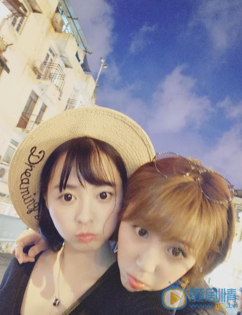 李欣燃与人合照 李欣燃高清写真_李欣燃高清剧照