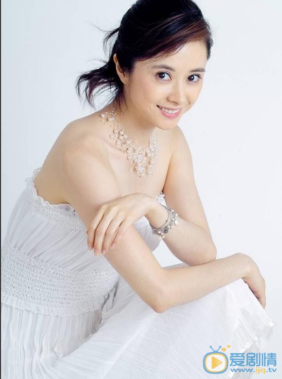 何美钿早期青涩照 何美钿高清写真_何美钿高清剧照