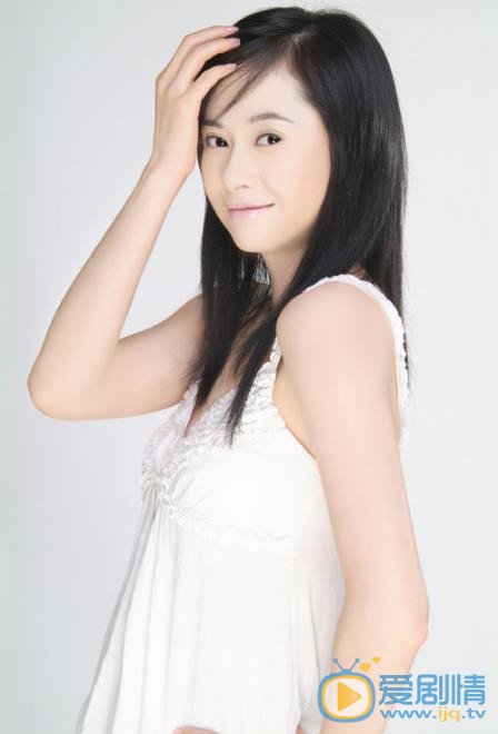 何美钿早期青涩照 何美钿高清写真_何美钿高清剧照