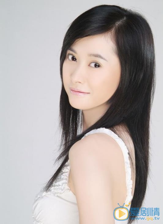 何美钿早期青涩照 何美钿高清写真_何美钿高清剧照
