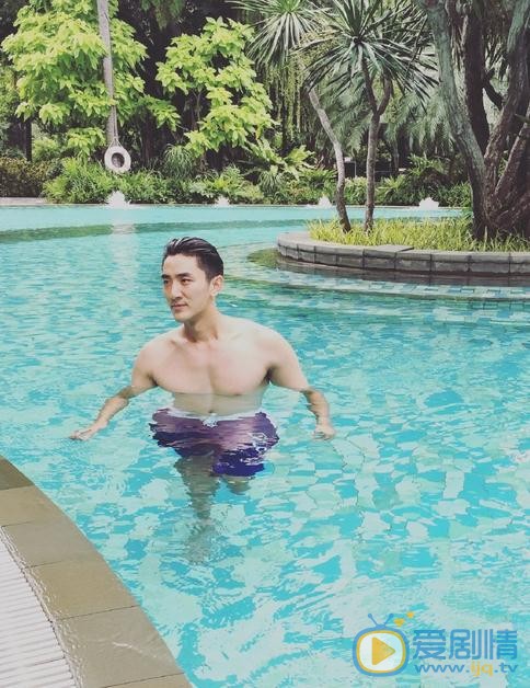 王鑫尧游泳照 王鑫尧高清写真_王鑫尧高清剧照