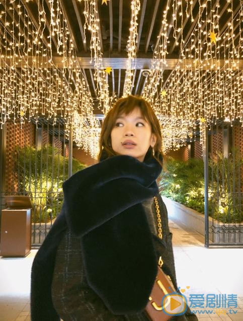 康倩雯街拍写真 康倩雯高清写真_康倩雯高清剧照