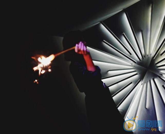 康倩雯杂志写真 康倩雯高清写真_康倩雯高清剧照