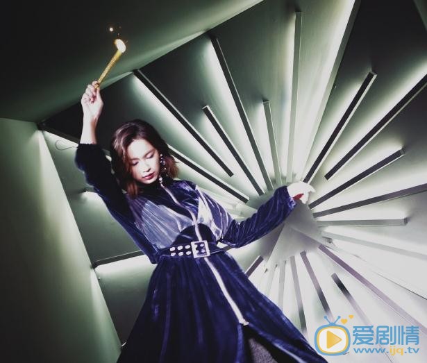 康倩雯杂志写真 康倩雯高清写真_康倩雯高清剧照
