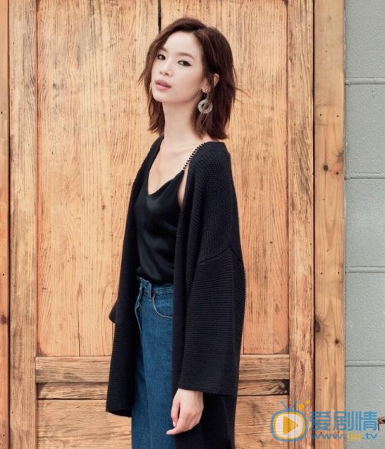 康倩雯气质写真 康倩雯高清写真_康倩雯高清剧照