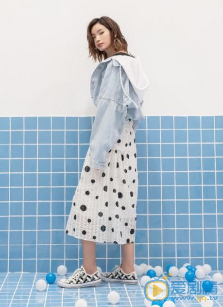 康倩雯气质写真 康倩雯高清写真_康倩雯高清剧照