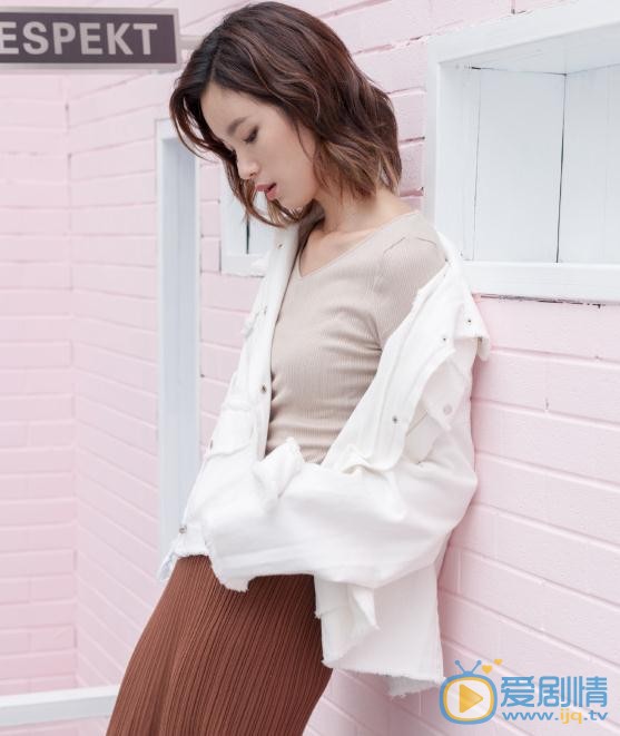 康倩雯气质写真 康倩雯高清写真_康倩雯高清剧照