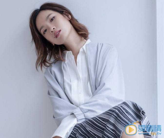 康倩雯气质写真 康倩雯高清写真_康倩雯高清剧照