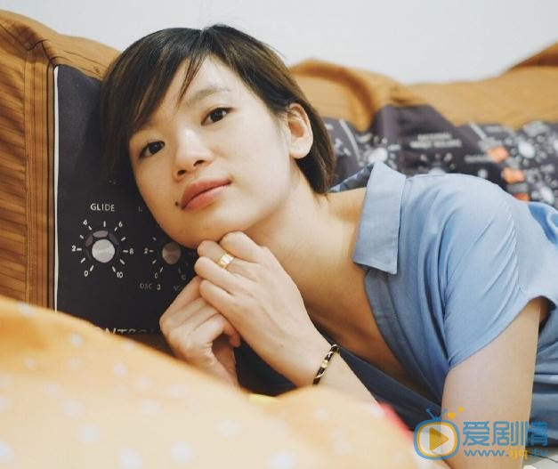 康倩雯短发写真 康倩雯高清写真_康倩雯高清剧照